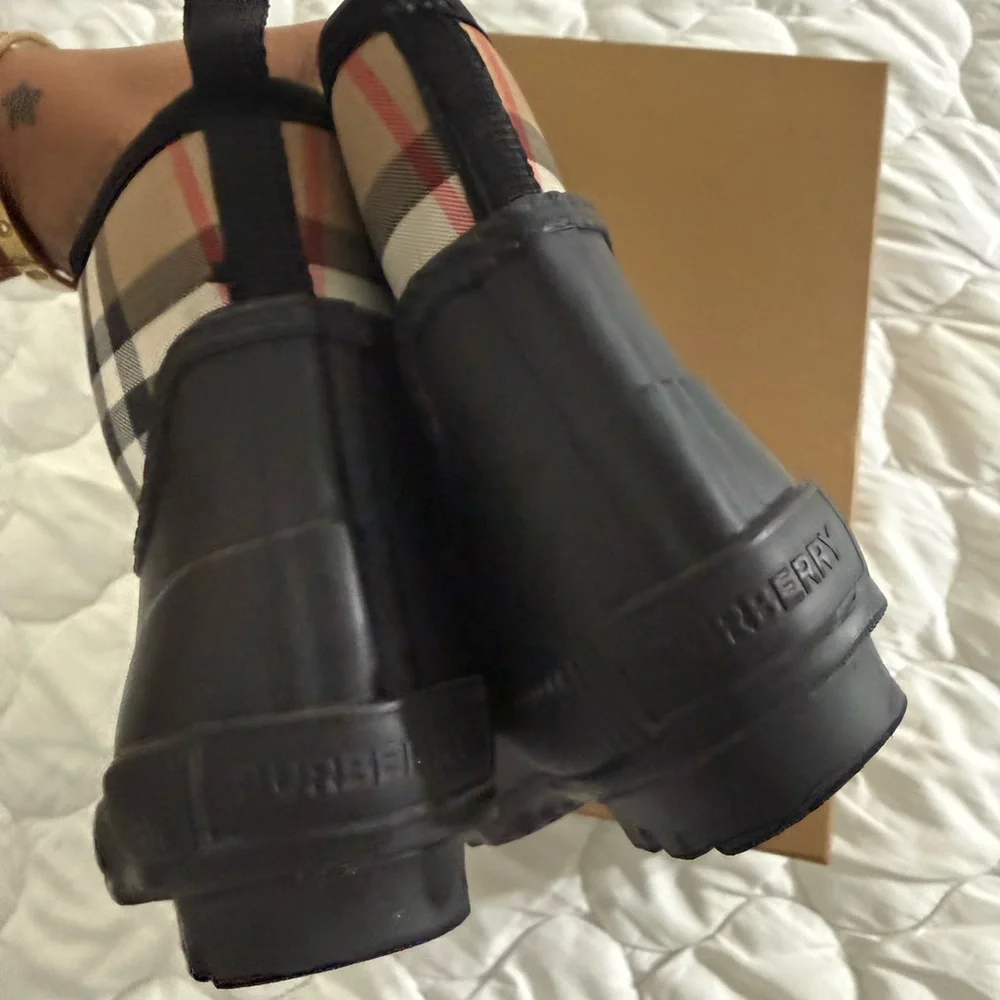 Burberry Black Kids Rain & Snow Boots with Signature Check Shaft